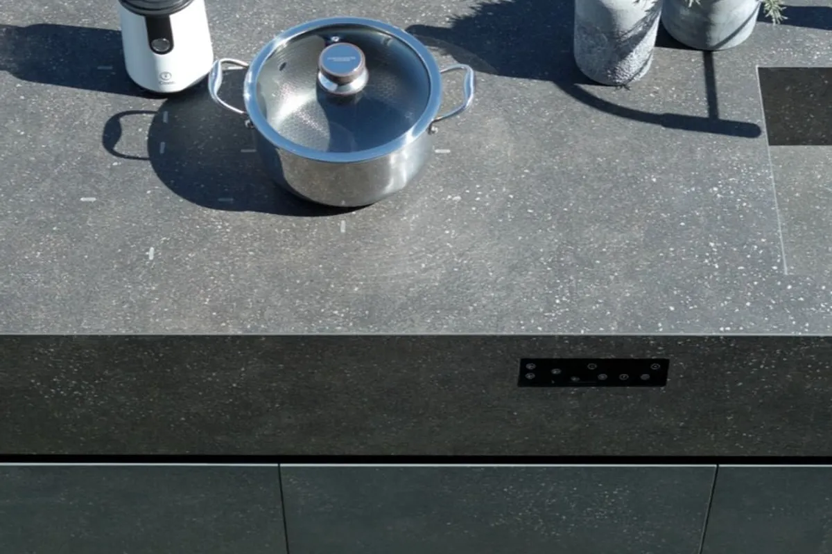 CLOEN hob integrated into a continuous surface